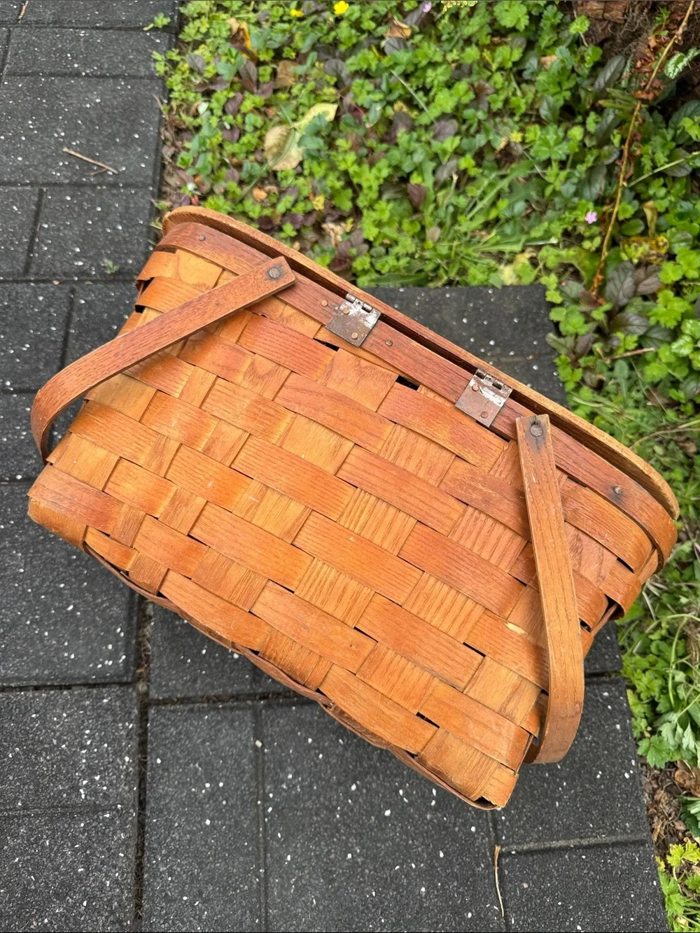 Wov-N-Wood Jerywil Vintage MCM Classic Woven Picnic Basket with Dual Handles
